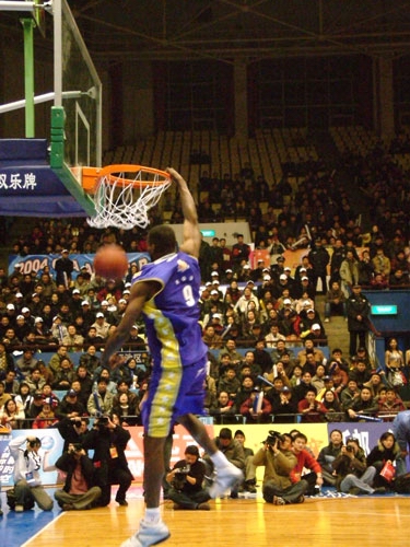 场表现优异 场表现优异