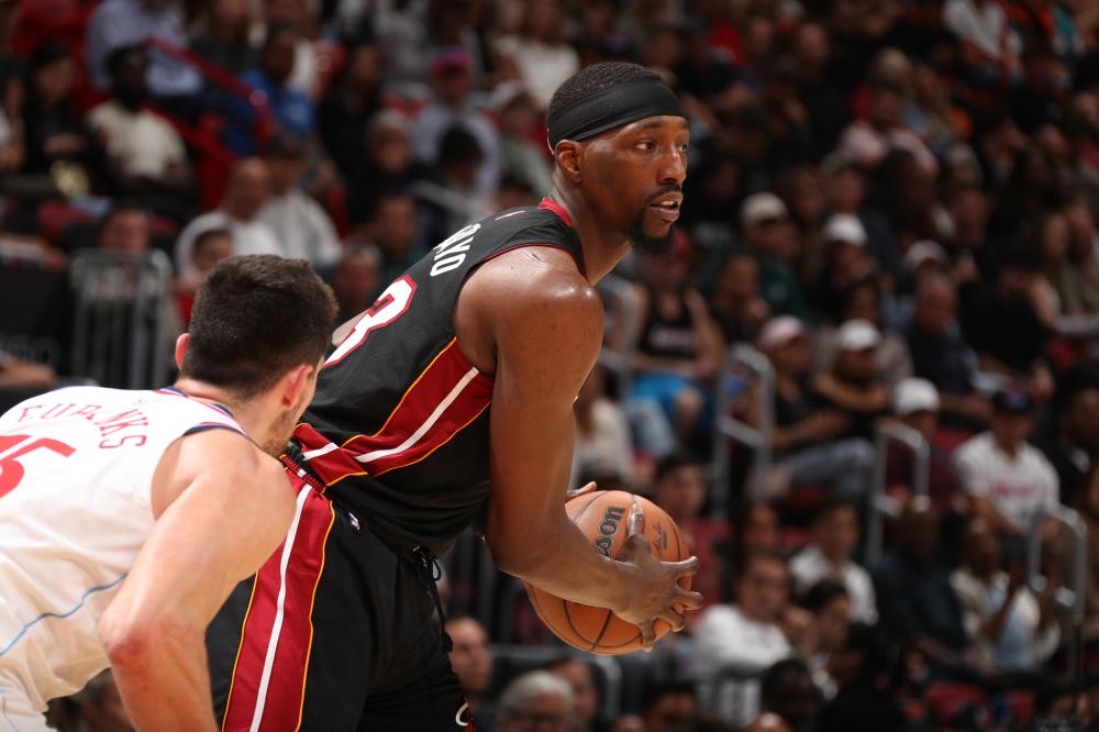 詹中锋登场 詹中锋登场